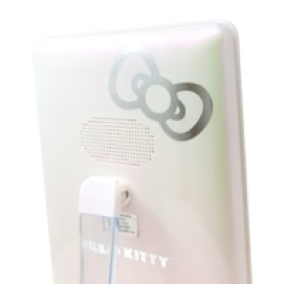 Hello Kitty Edition Touch Pro LED Mirror with Bluetooth Audio+Speakerphone - Picture 4 of 9